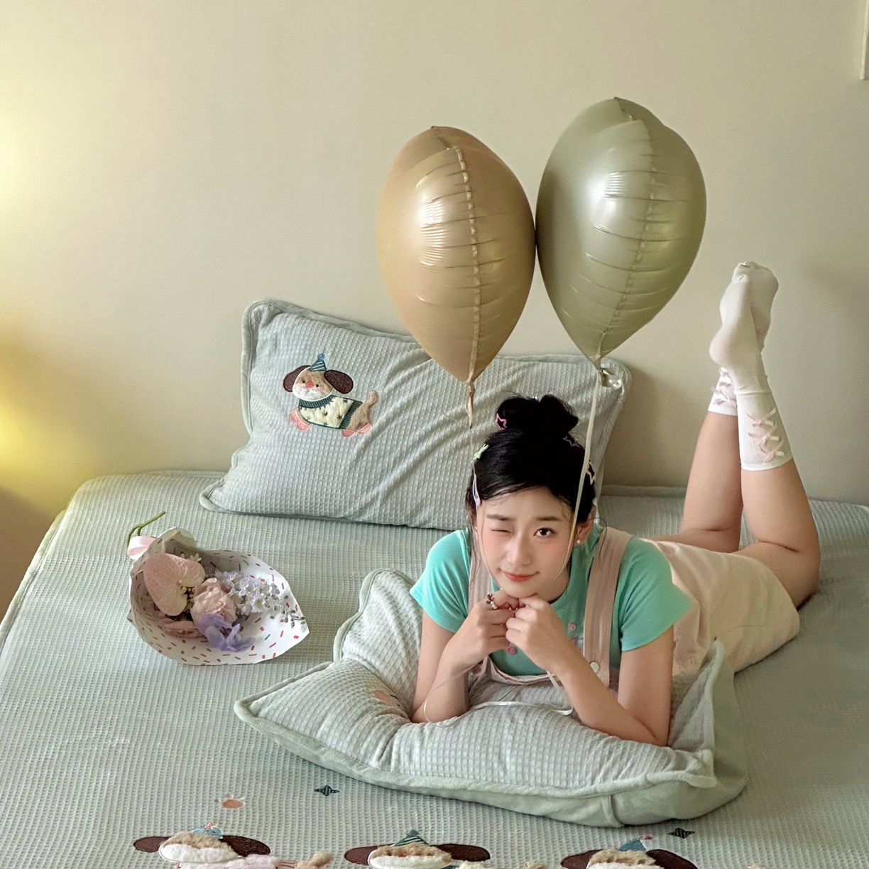 91家纺网 家纺一手货源 找家纺 Sweet dreams甜梦 2025新款华夫格绒兔毛贴布床笠三件套 三只小狗绿