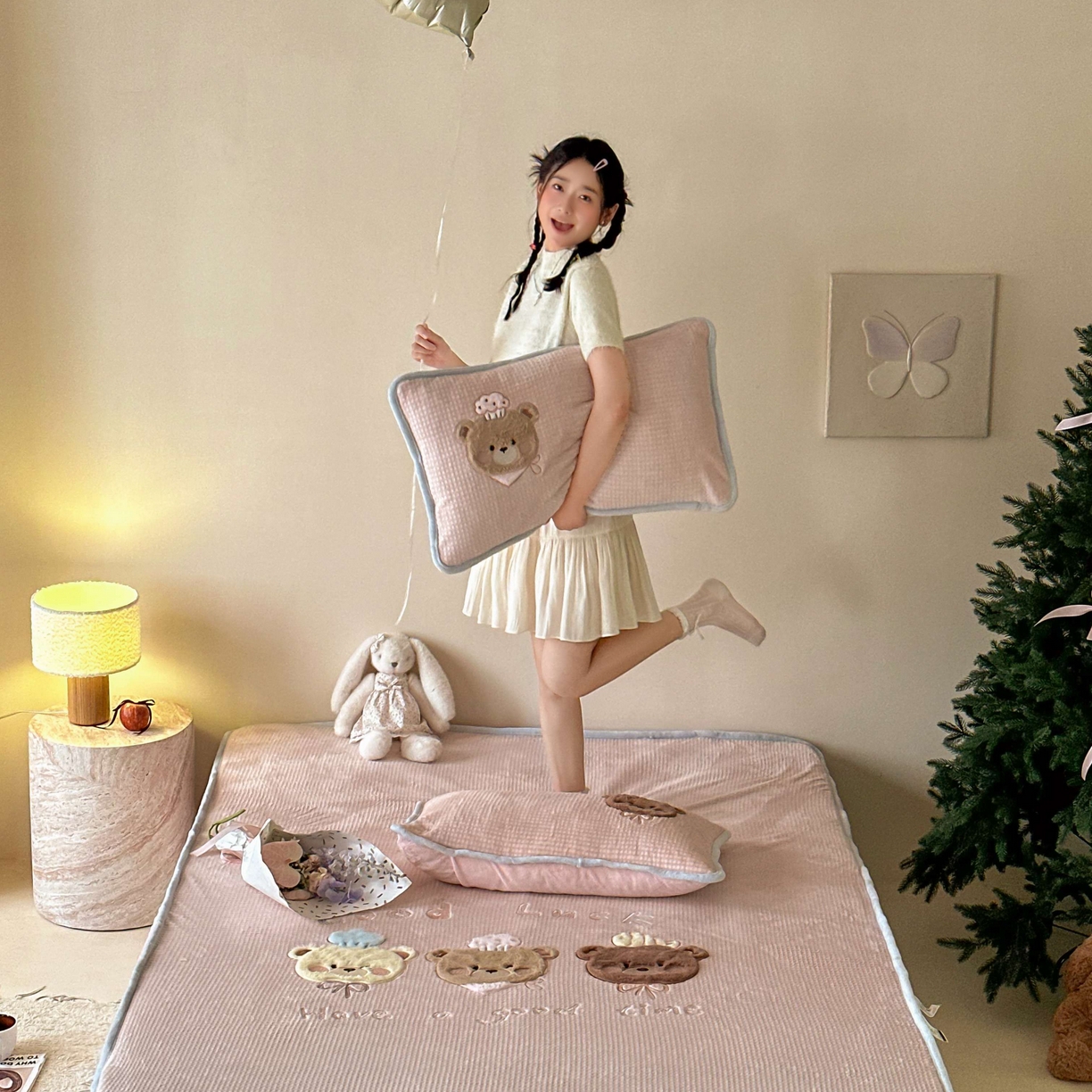 91家纺网 家纺一手货源 找家纺 Sweet dreams甜梦 2025新款华夫格绒兔毛贴布床笠三件套 三只小熊粉