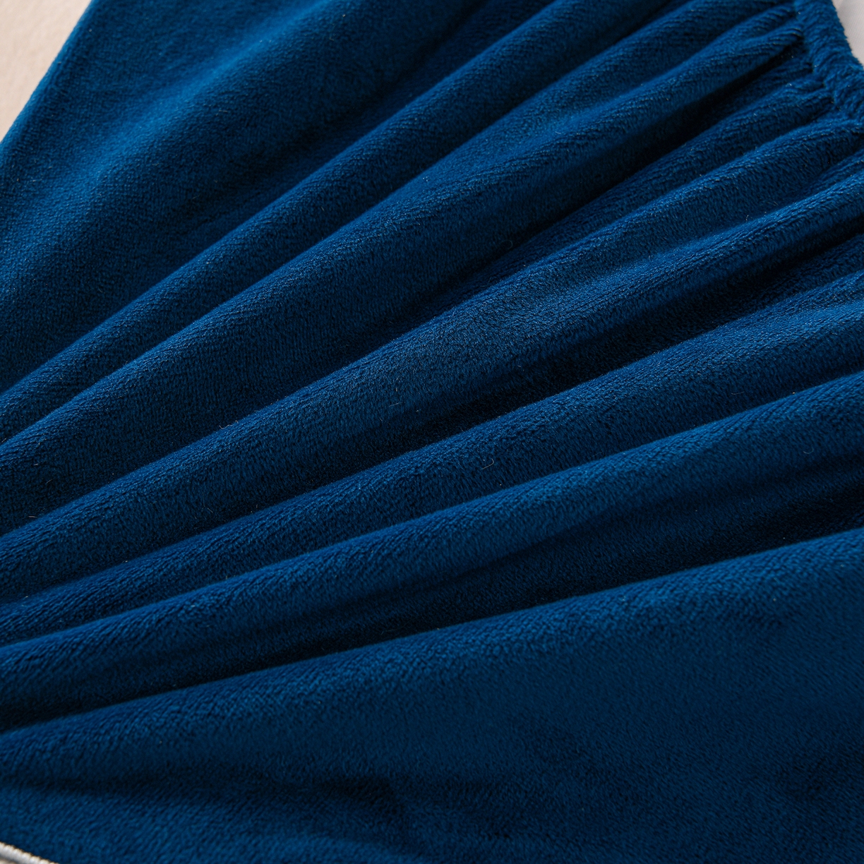 91家纺网 家纺一手货源 找家纺 推推家纺 2025新款刺绣夹棉宝宝绒床笠牛奶绒床垫保护套 郁金香-蓝色