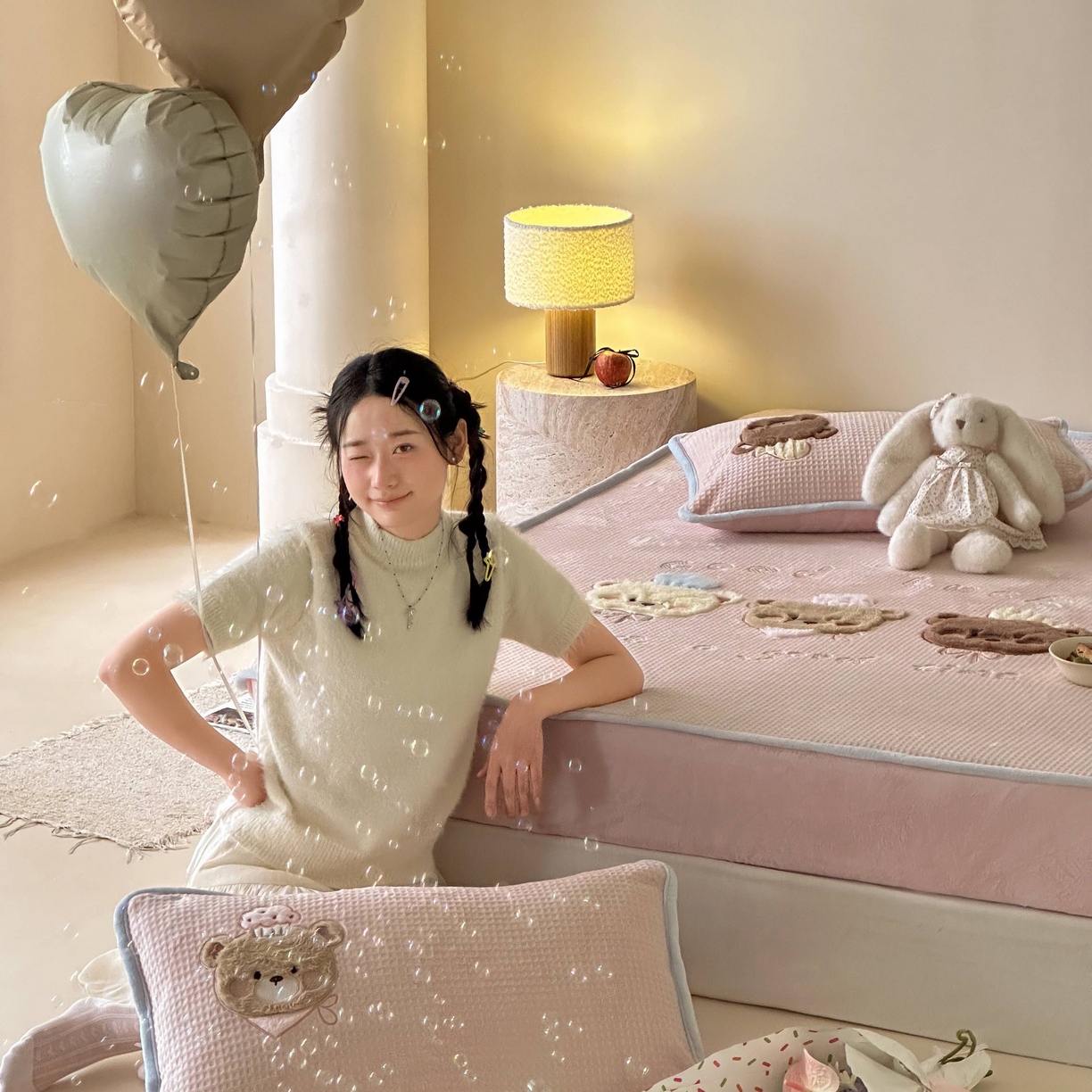 91家纺网 家纺一手货源 找家纺 Sweet dreams甜梦 2025新款华夫格绒兔毛贴布床笠三件套 三只小熊粉