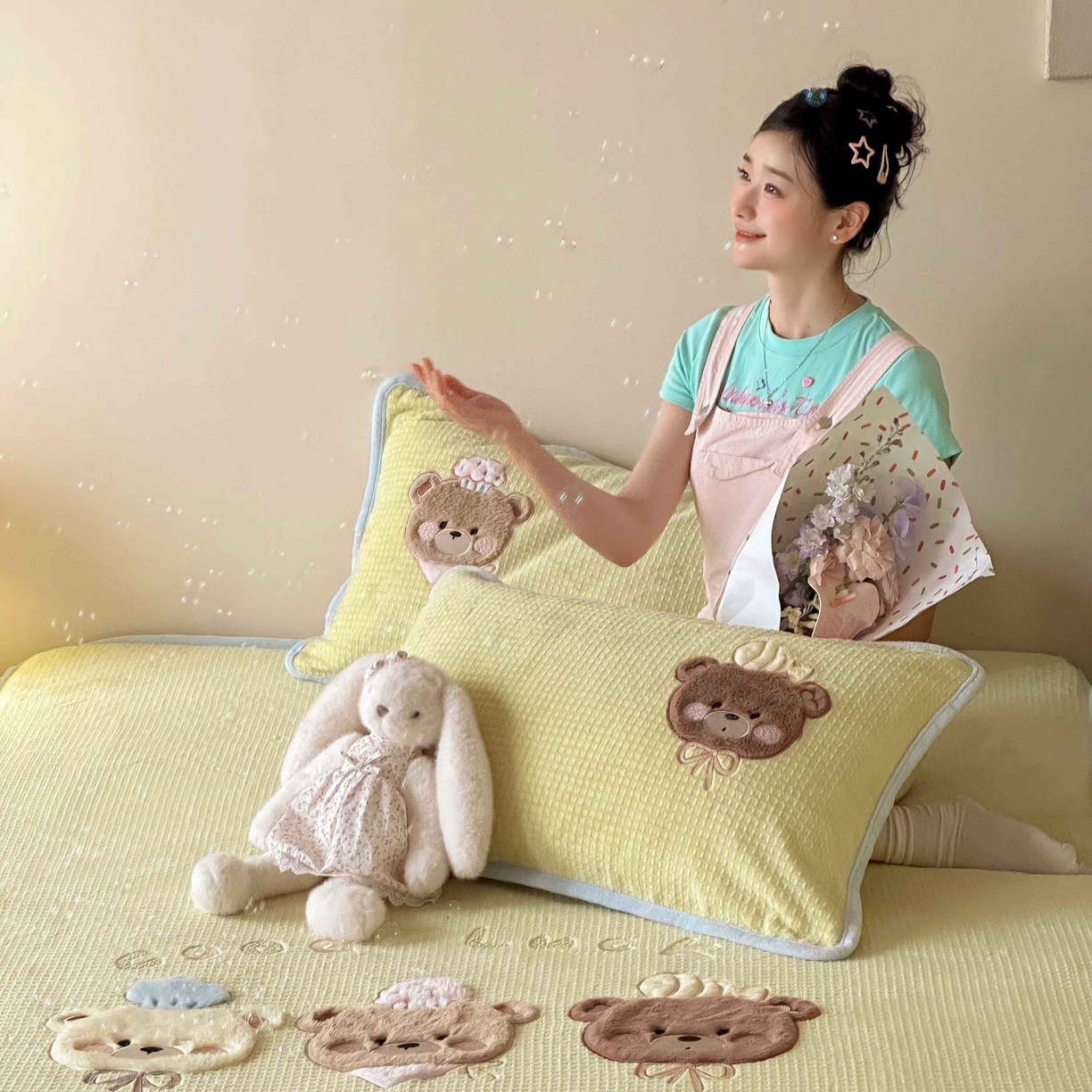 91家纺网 家纺一手货源 找家纺 Sweet dreams甜梦 2025新款华夫格绒兔毛贴布床笠三件套 三只小熊黄