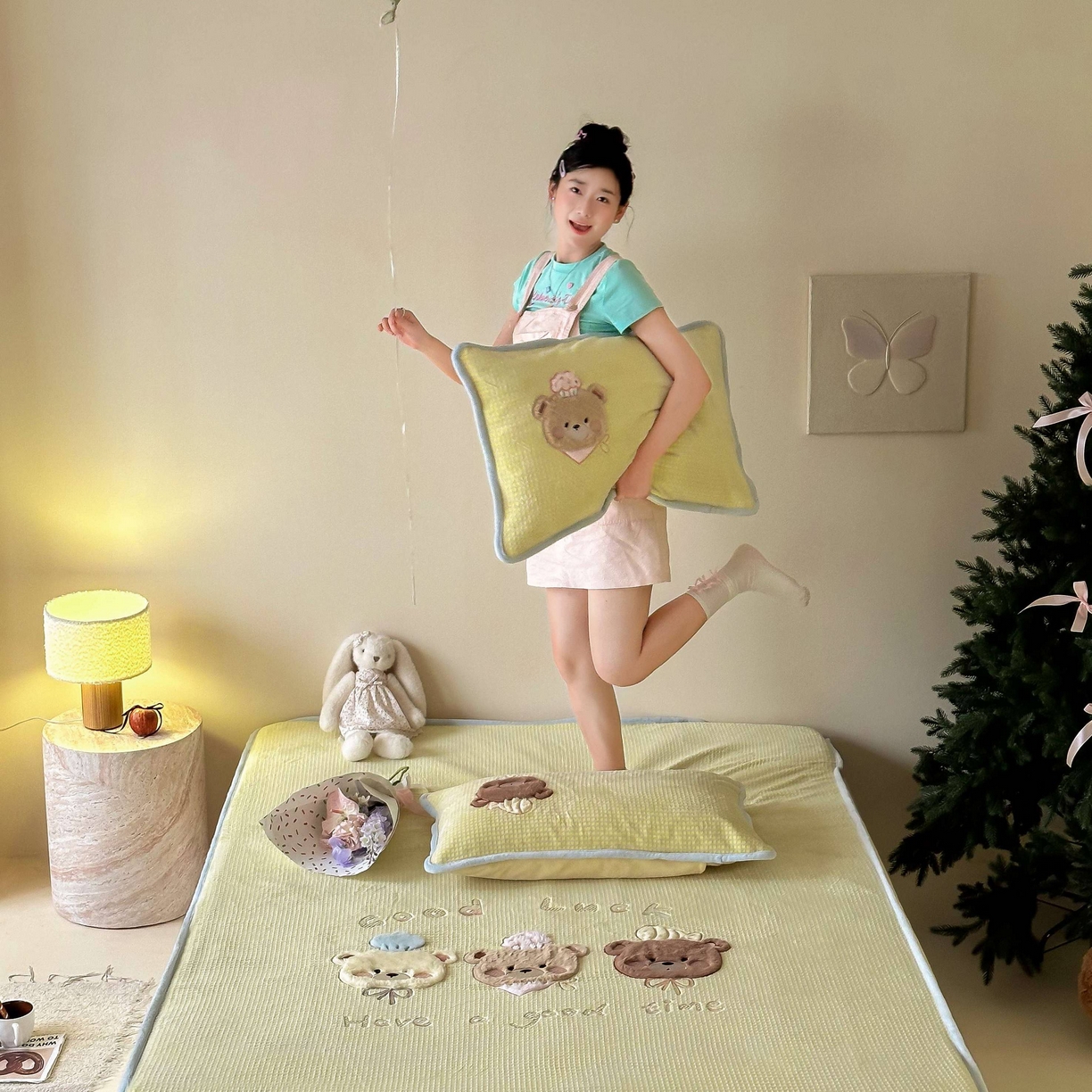 91家纺网 家纺一手货源 找家纺 Sweet dreams甜梦 2025新款华夫格绒兔毛贴布床笠三件套 三只小熊黄