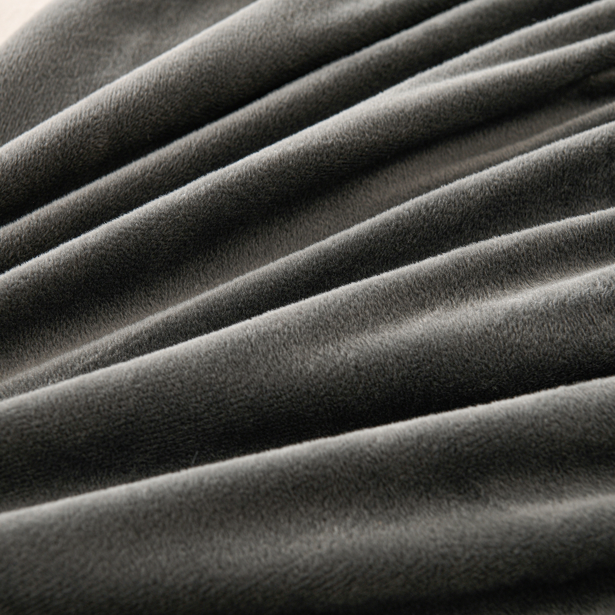 91家纺网 家纺一手货源 找家纺 推推家纺 2025新款刺绣夹棉宝宝绒床笠牛奶绒床垫保护套 郁金香-深灰