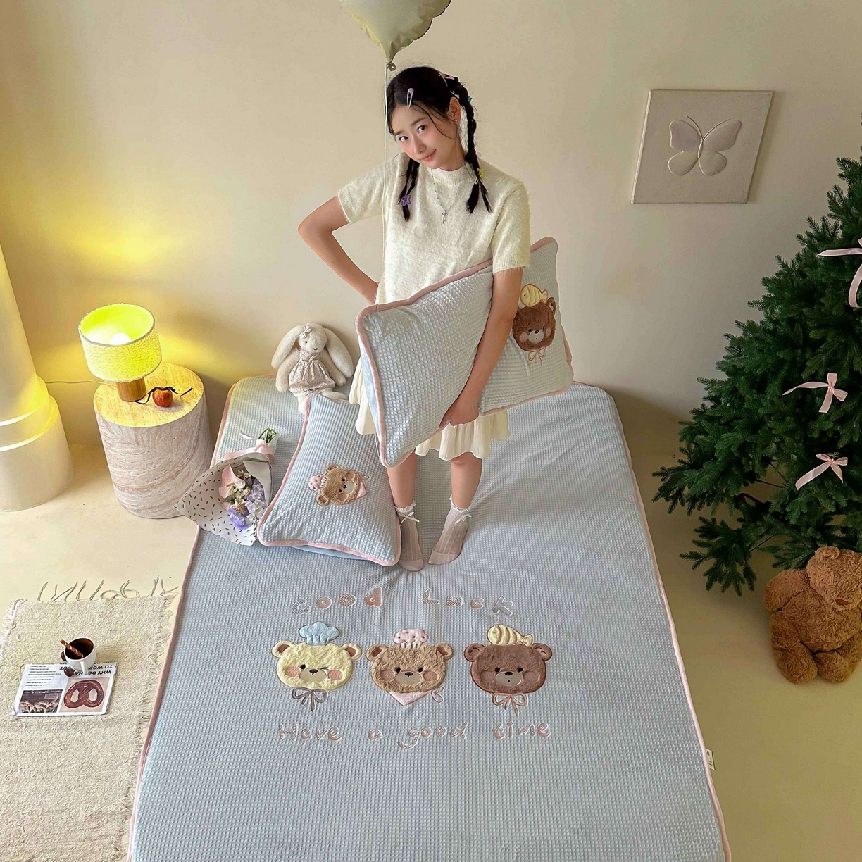 91家纺网 家纺一手货源 找家纺 Sweet dreams甜梦 2025新款华夫格绒兔毛贴布床笠三件套 三只小熊蓝