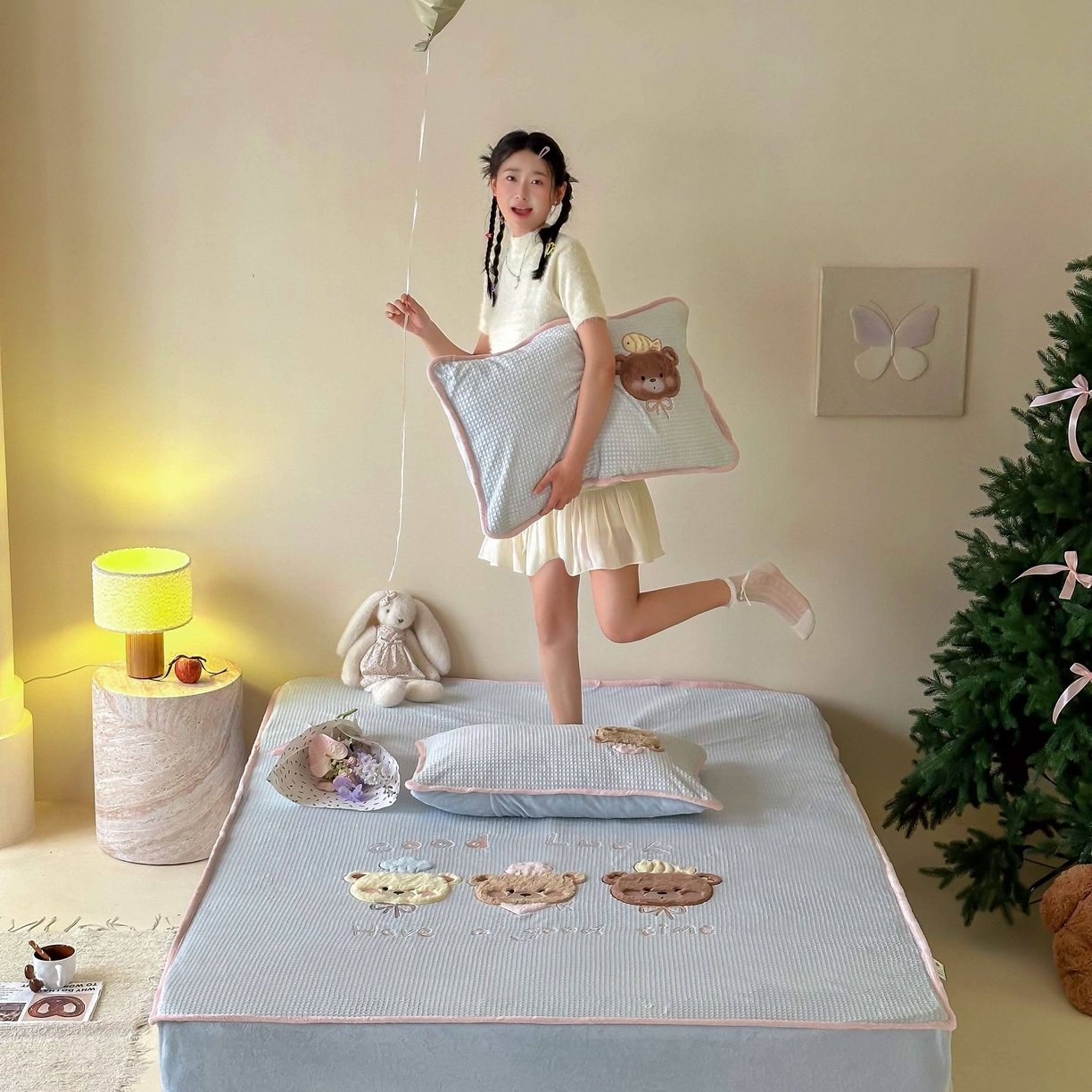 91家纺网 家纺一手货源 找家纺 Sweet dreams甜梦 2025新款华夫格绒兔毛贴布床笠三件套 三只小熊蓝