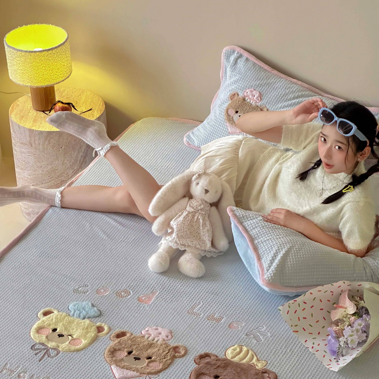 91家纺网 家纺一手货源 找家纺 Sweet dreams甜梦 2025新款华夫格绒兔毛贴布床笠三件套 三只小熊蓝