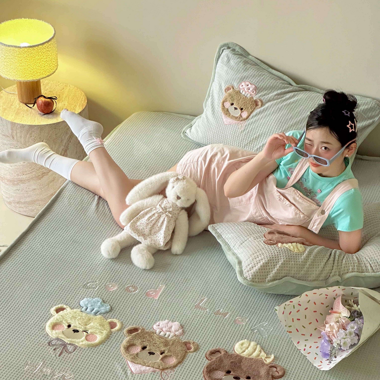 91家纺网 家纺一手货源 找家纺 Sweet dreams甜梦 2025新款华夫格绒兔毛贴布床笠三件套 三只小熊绿