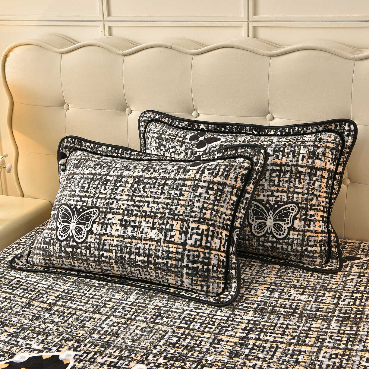 91家纺网 家纺一手货源 找家纺 赛丽雅 2025新款牛奶绒床裙四件套8-9斤法莱绒直播爆款日产2万套 小香