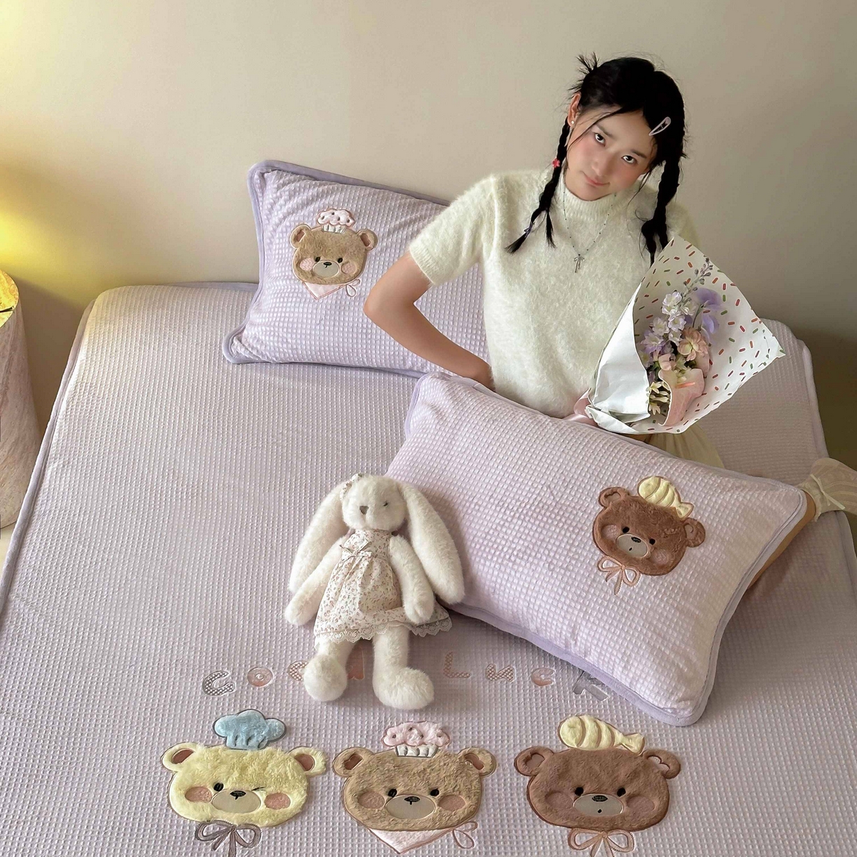 91家纺网 家纺一手货源 找家纺 Sweet dreams甜梦 2025新款华夫格绒兔毛贴布床笠三件套 三只小熊紫