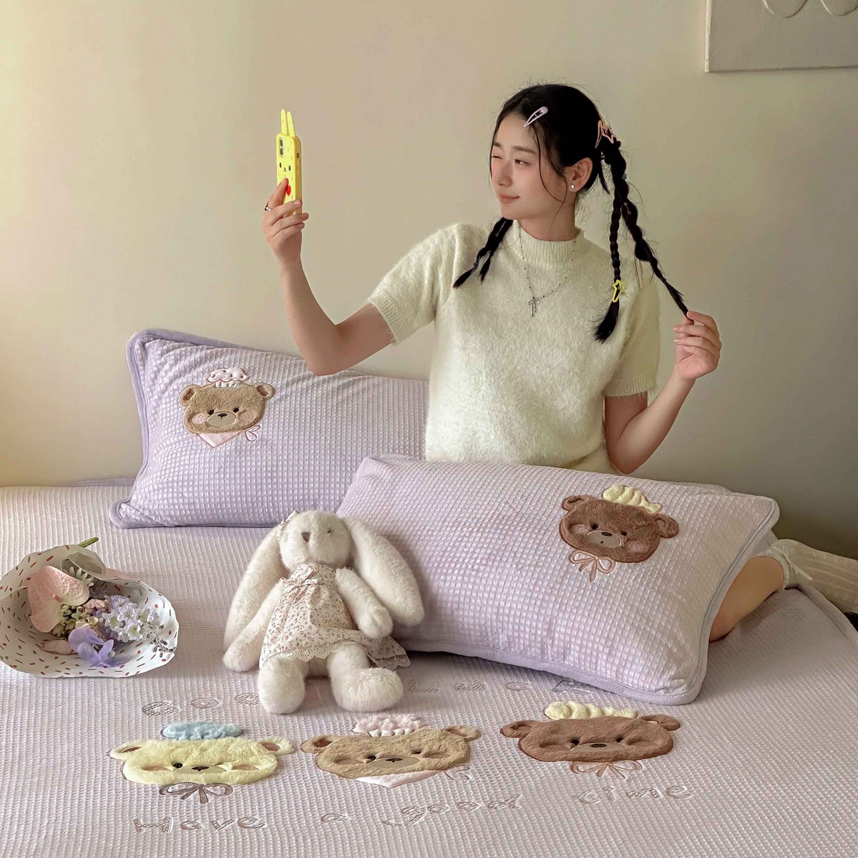 91家纺网 家纺一手货源 找家纺 Sweet dreams甜梦 2025新款华夫格绒兔毛贴布床笠三件套 三只小熊紫