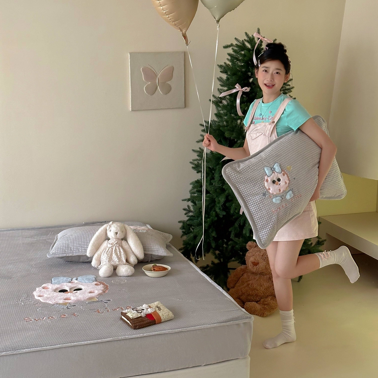 91家纺网 家纺一手货源 找家纺 Sweet dreams甜梦 2025新款华夫格绒兔毛贴布床笠三件套 甜甜圈灰