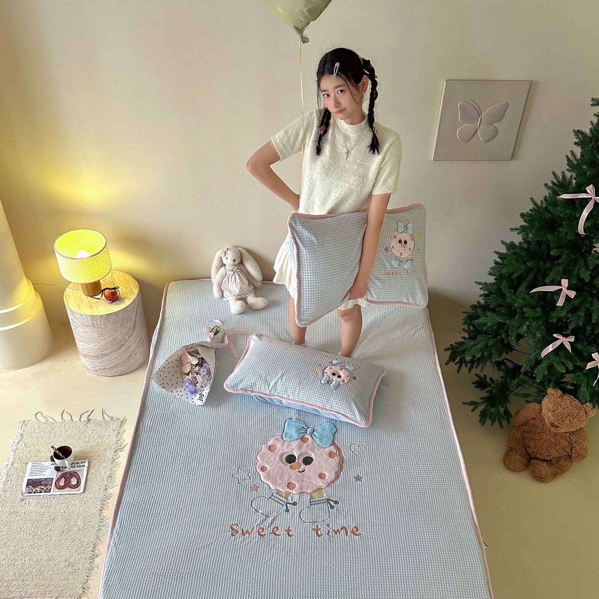 91家纺网 家纺一手货源 找家纺 Sweet dreams甜梦 2025新款华夫格绒兔毛贴布床笠三件套 甜甜圈蓝