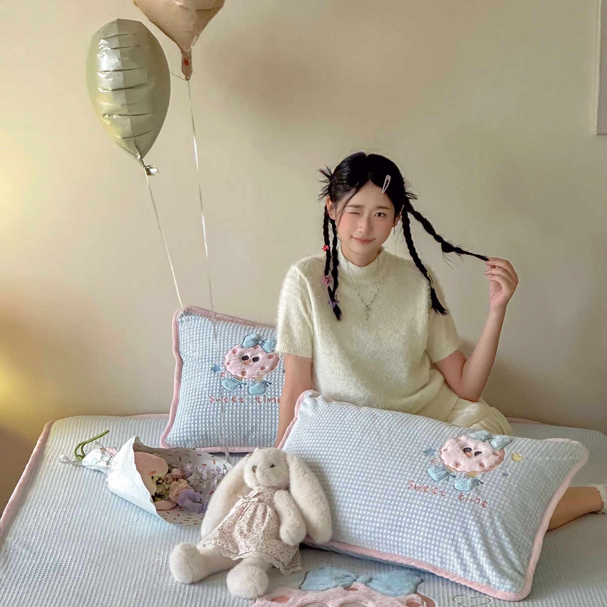 91家纺网 家纺一手货源 找家纺 Sweet dreams甜梦 2025新款华夫格绒兔毛贴布床笠三件套 甜甜圈蓝