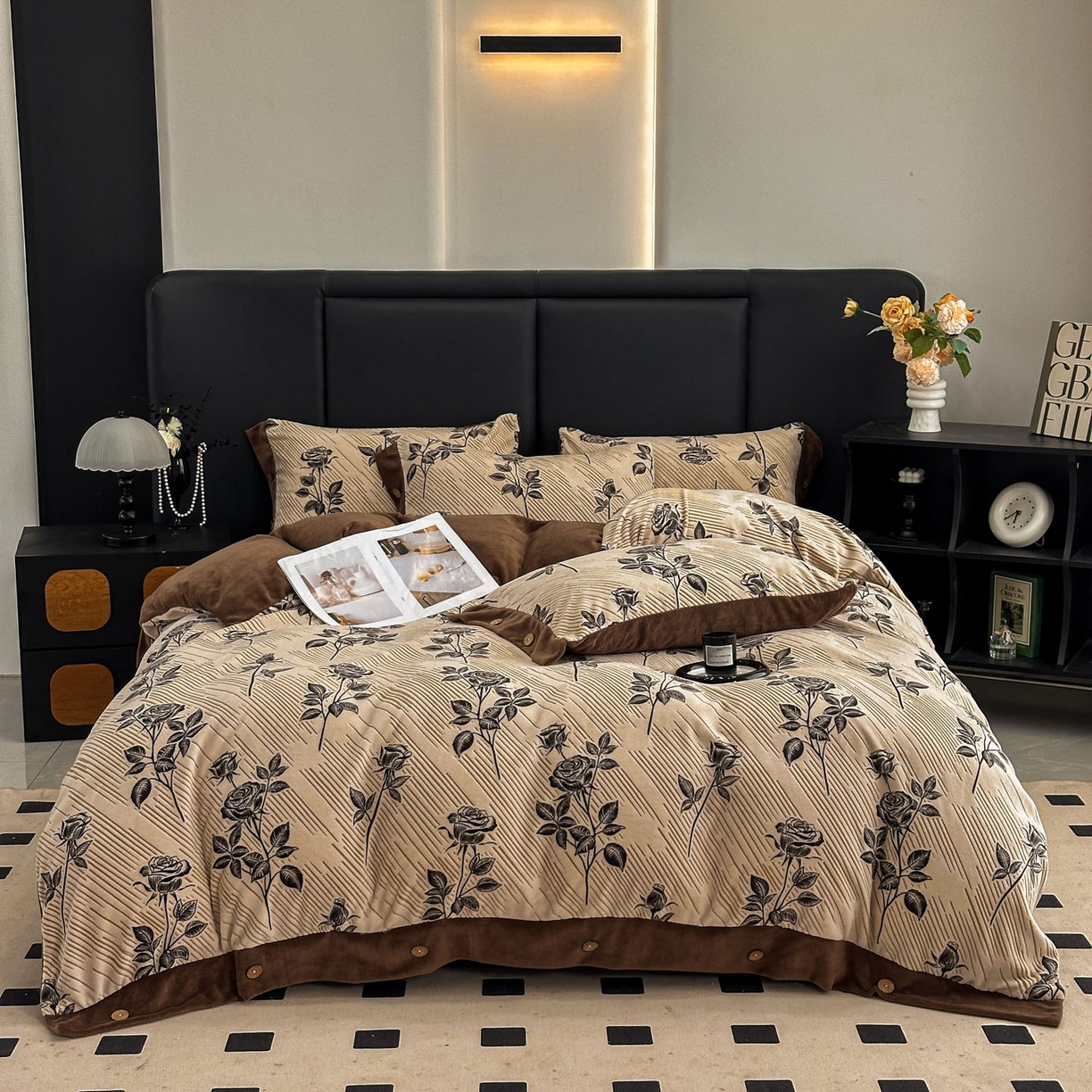 91家纺网 家纺一手货源 找家纺 （总）晚爱家纺（原晚安家居） 2025新款宽边纽扣款雕花绒四件套烂花立体雕花牛奶绒