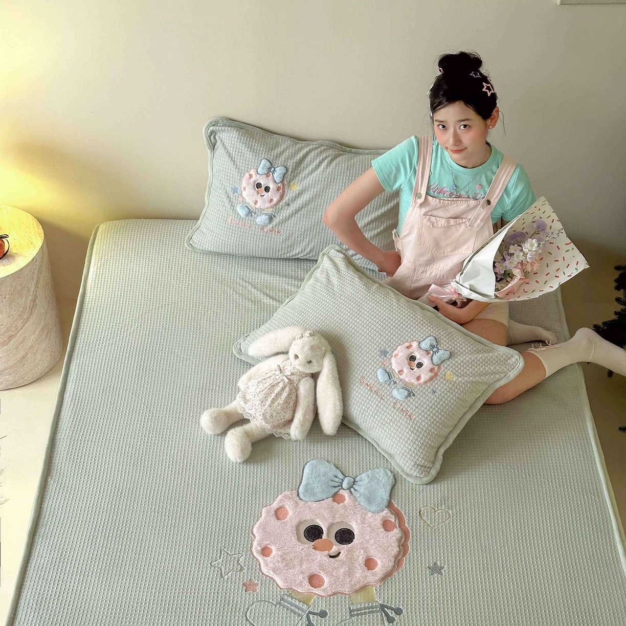 91家纺网 家纺一手货源 找家纺 Sweet dreams甜梦 2025新款华夫格绒兔毛贴布床笠三件套 甜甜圈绿