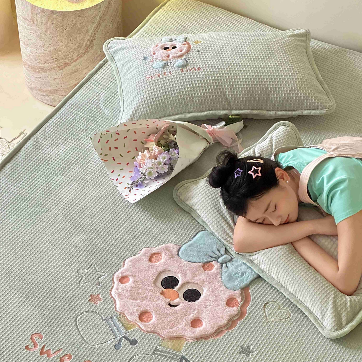 91家纺网 家纺一手货源 找家纺 Sweet dreams甜梦 2025新款华夫格绒兔毛贴布床笠三件套 甜甜圈绿