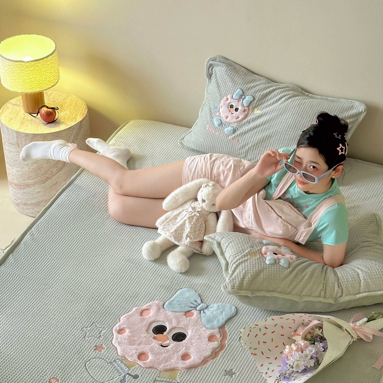 91家纺网 家纺一手货源 找家纺 Sweet dreams甜梦 2025新款华夫格绒兔毛贴布床笠三件套 甜甜圈绿