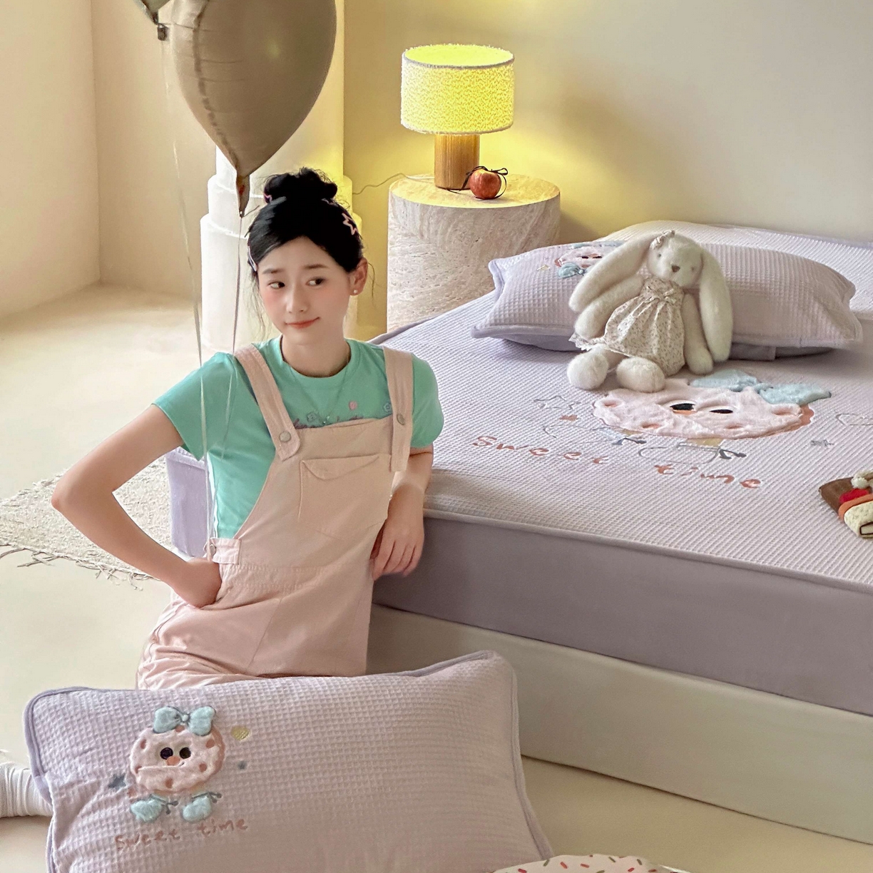 91家纺网 家纺一手货源 找家纺 Sweet dreams甜梦 2025新款华夫格绒兔毛贴布床笠三件套 甜甜圈紫