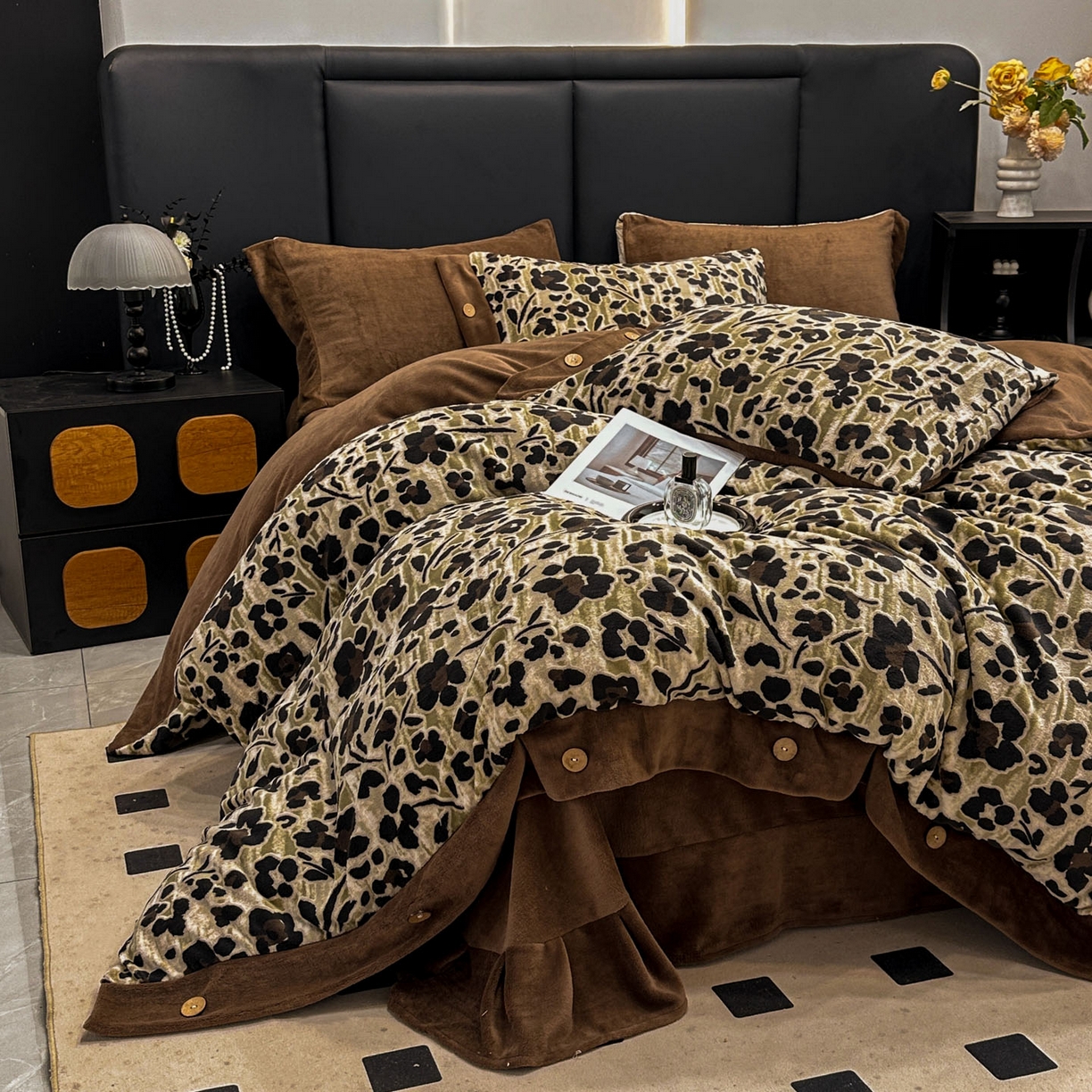 91家纺网 家纺一手货源 找家纺 晚爱家纺（原晚安家居） 2025新款宽边纽扣款雕花绒四件套烂花立体雕花牛奶绒 琥珀流光