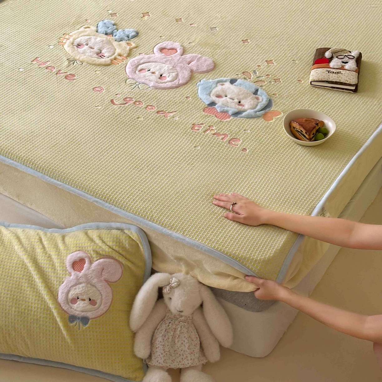 Sweet dreams甜梦 2025新款华夫格绒兔毛贴布床笠三件套 小动物黄