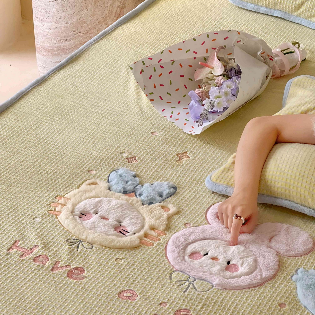 91家纺网 家纺一手货源 找家纺 Sweet dreams甜梦 2025新款华夫格绒兔毛贴布床笠三件套 小动物黄