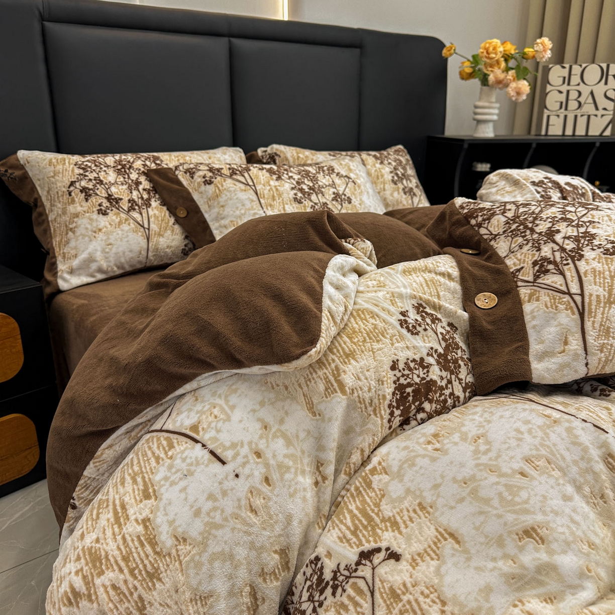 91家纺网 家纺一手货源 找家纺 晚爱家纺（原晚安家居） 2025新款宽边纽扣款雕花绒四件套烂花立体雕花牛奶绒 西西里