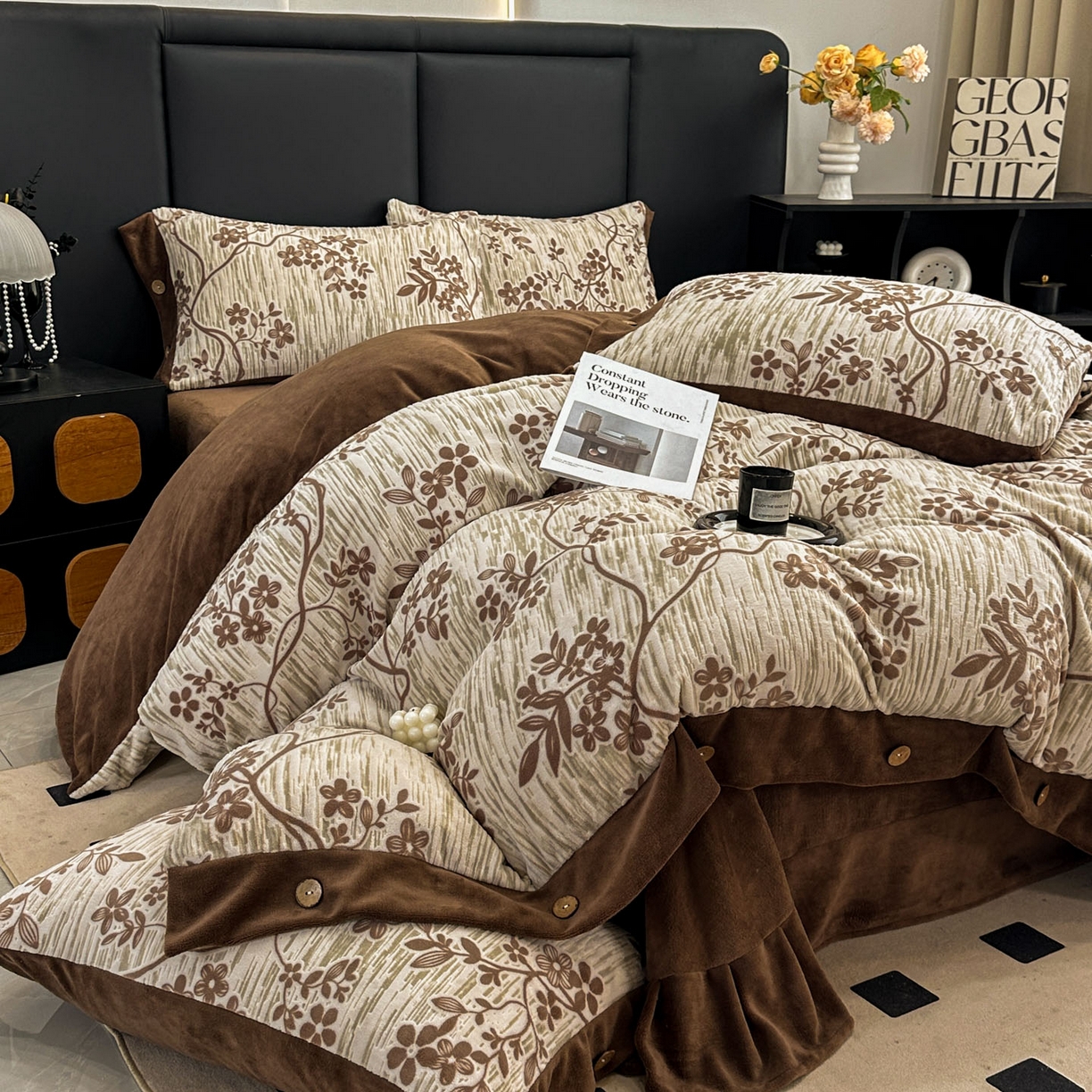 91家纺网 家纺一手货源 找家纺 晚爱家纺（原晚安家居） 2025新款宽边纽扣款雕花绒四件套烂花立体雕花牛奶绒 叶语悠然