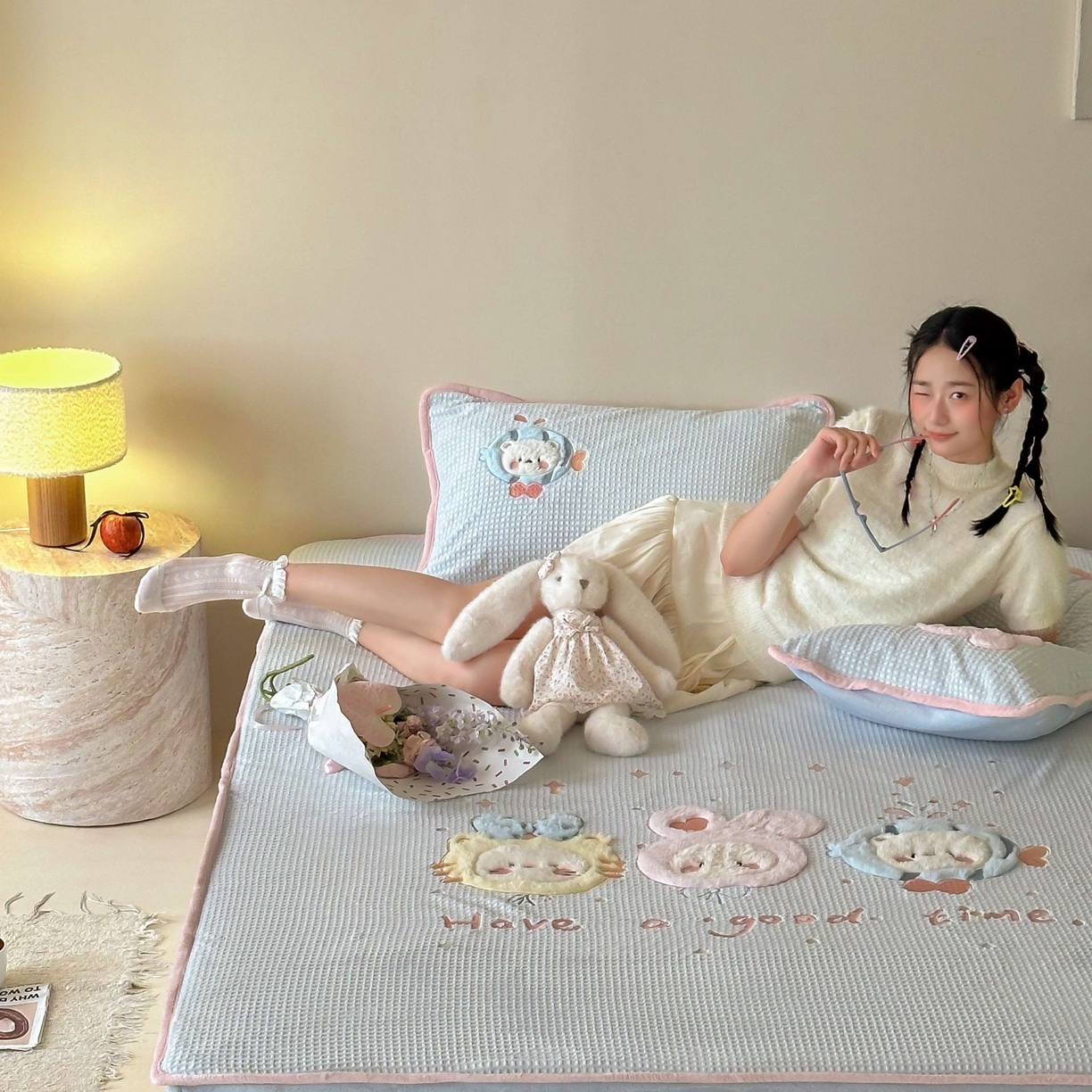 91家纺网 家纺一手货源 找家纺 Sweet dreams甜梦 2025新款华夫格绒兔毛贴布床笠三件套 小动物蓝