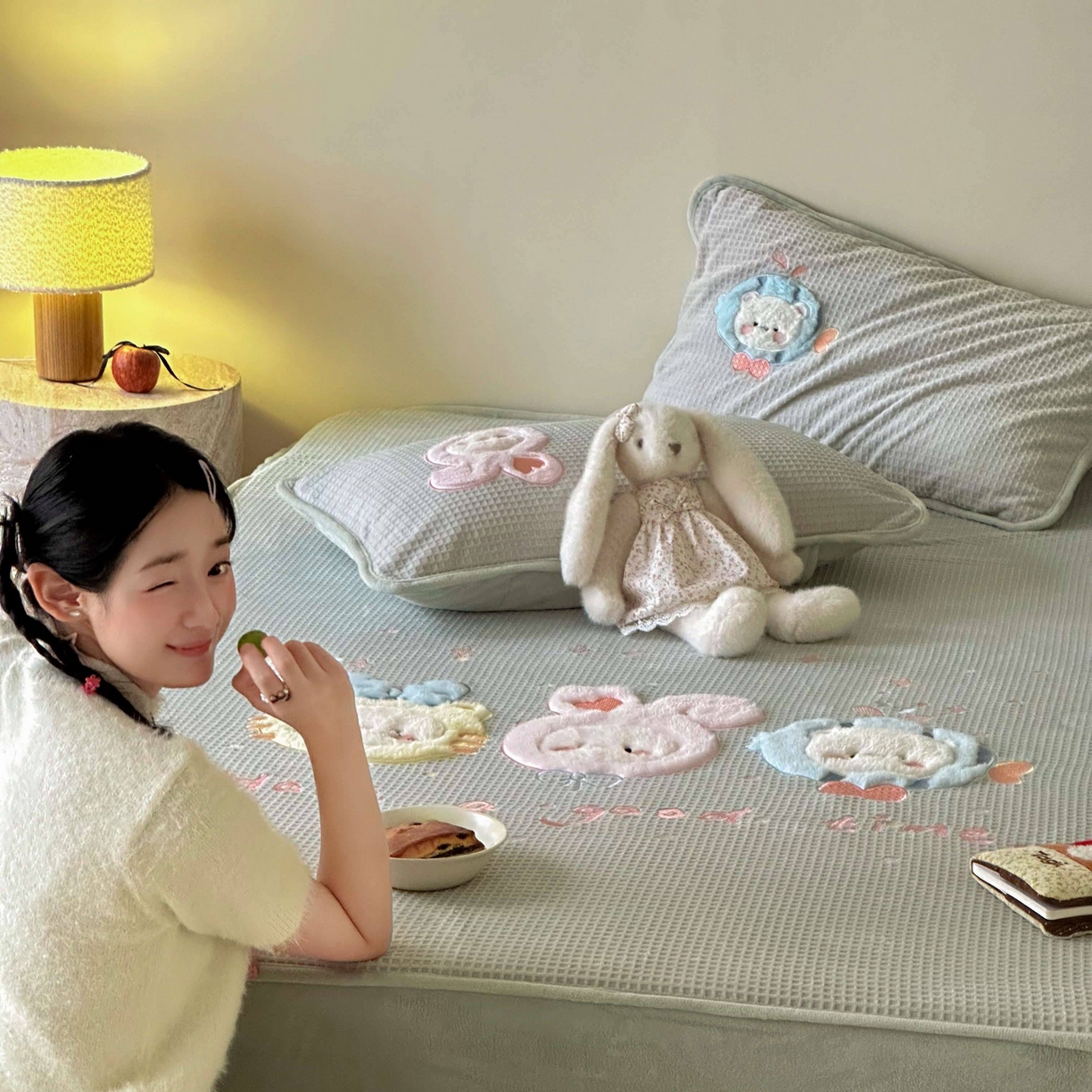 91家纺网 家纺一手货源 找家纺 Sweet dreams甜梦 2025新款华夫格绒兔毛贴布床笠三件套 小动物绿