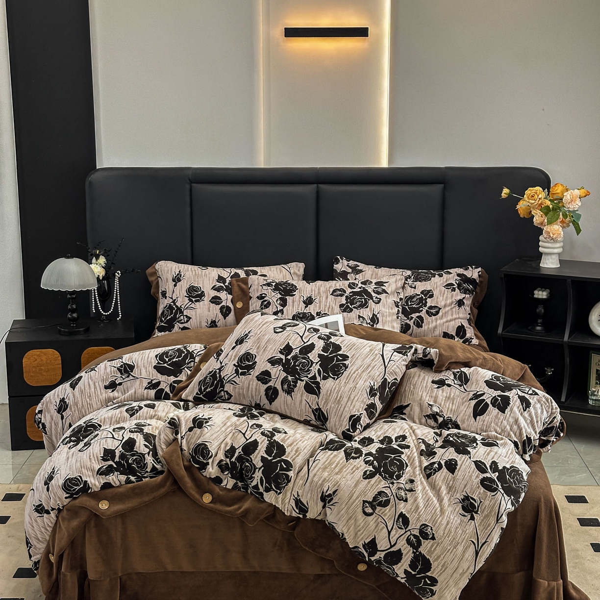 91家纺网 家纺一手货源 找家纺 晚爱家纺（原晚安家居） 2025新款宽边纽扣款雕花绒四件套烂花立体雕花牛奶绒 夜半花香