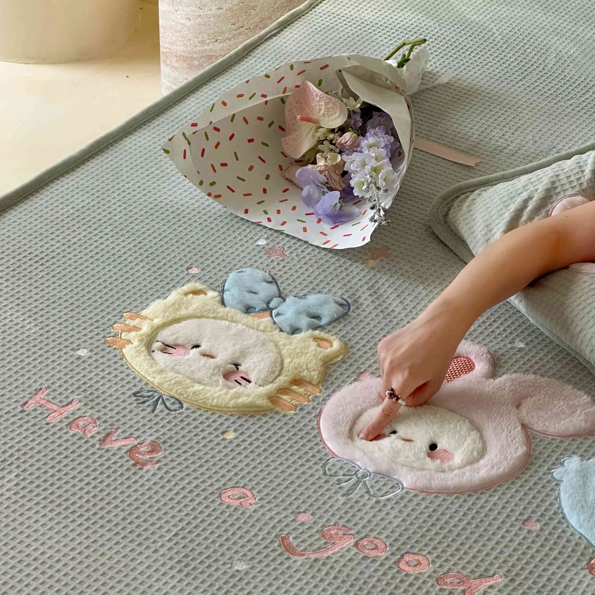 91家纺网 家纺一手货源 找家纺 Sweet dreams甜梦 2025新款华夫格绒兔毛贴布床笠三件套 小动物绿