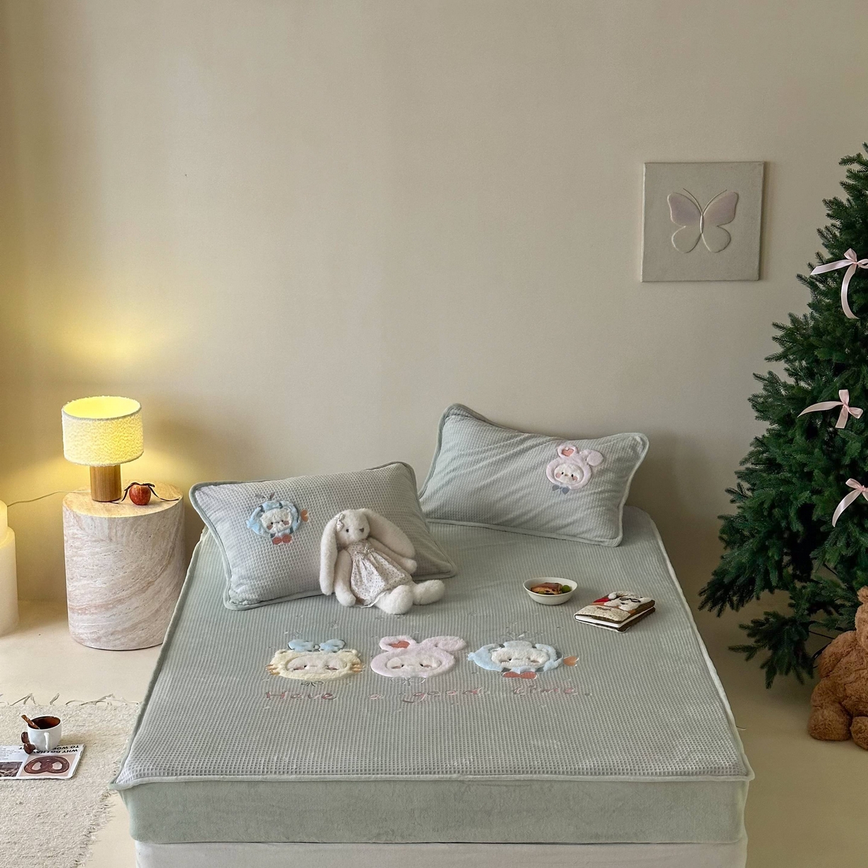 91家纺网 家纺一手货源 找家纺 Sweet dreams甜梦 2025新款华夫格绒兔毛贴布床笠三件套 小动物绿