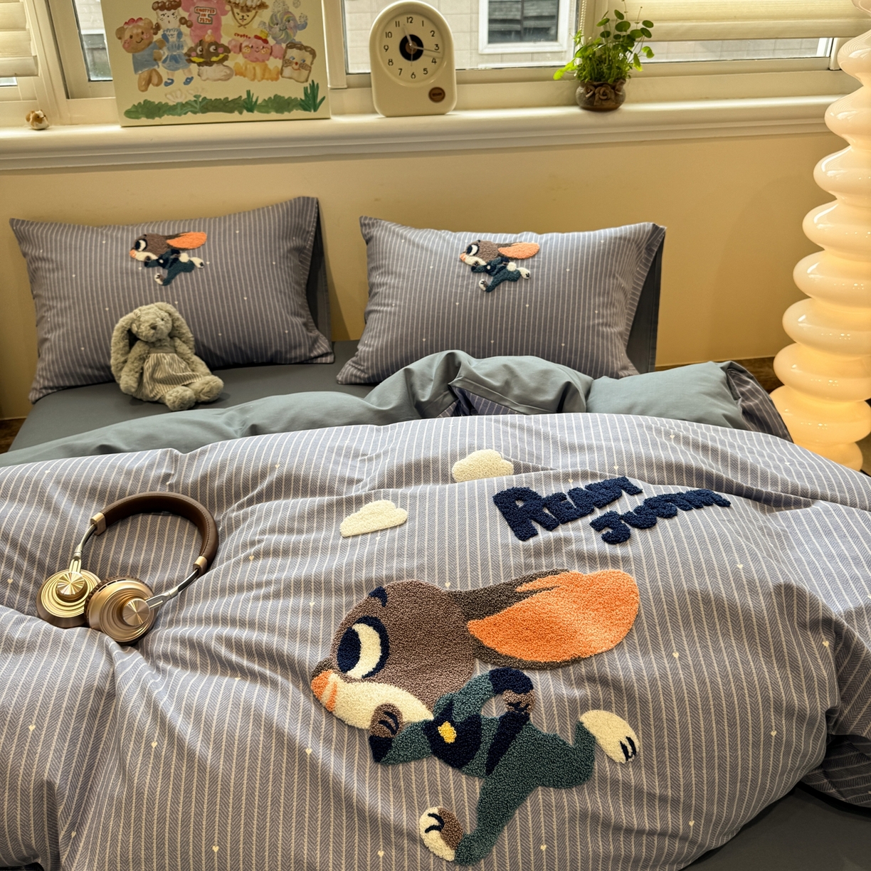 91家纺网 家纺一手货源 找家纺 慕尚家纺 2025新款全棉磨毛毛巾绣单被套 奔跑兔