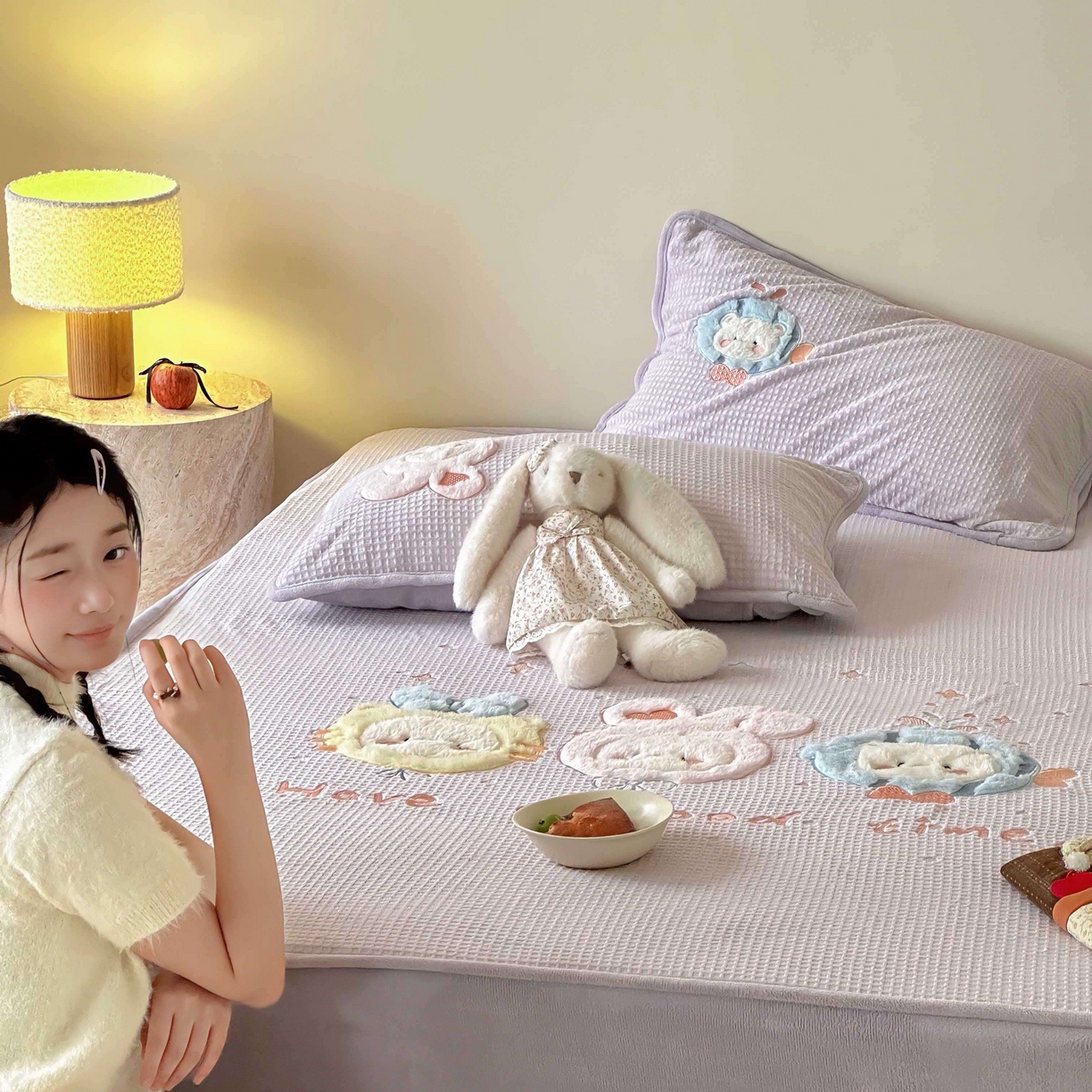 91家纺网 家纺一手货源 找家纺 Sweet dreams甜梦 2025新款华夫格绒兔毛贴布床笠三件套 小动物紫