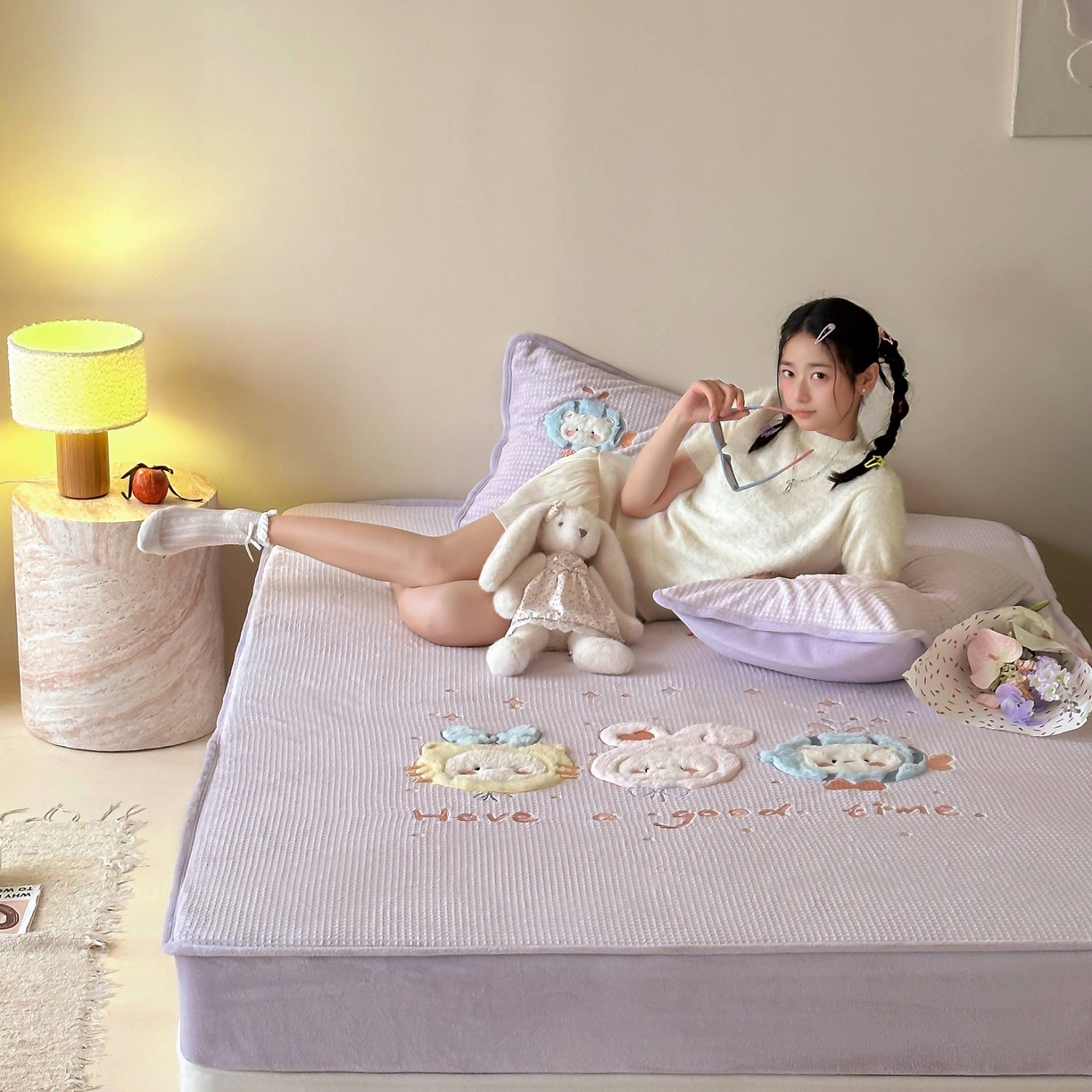 91家纺网 家纺一手货源 找家纺 Sweet dreams甜梦 2025新款华夫格绒兔毛贴布床笠三件套 小动物紫