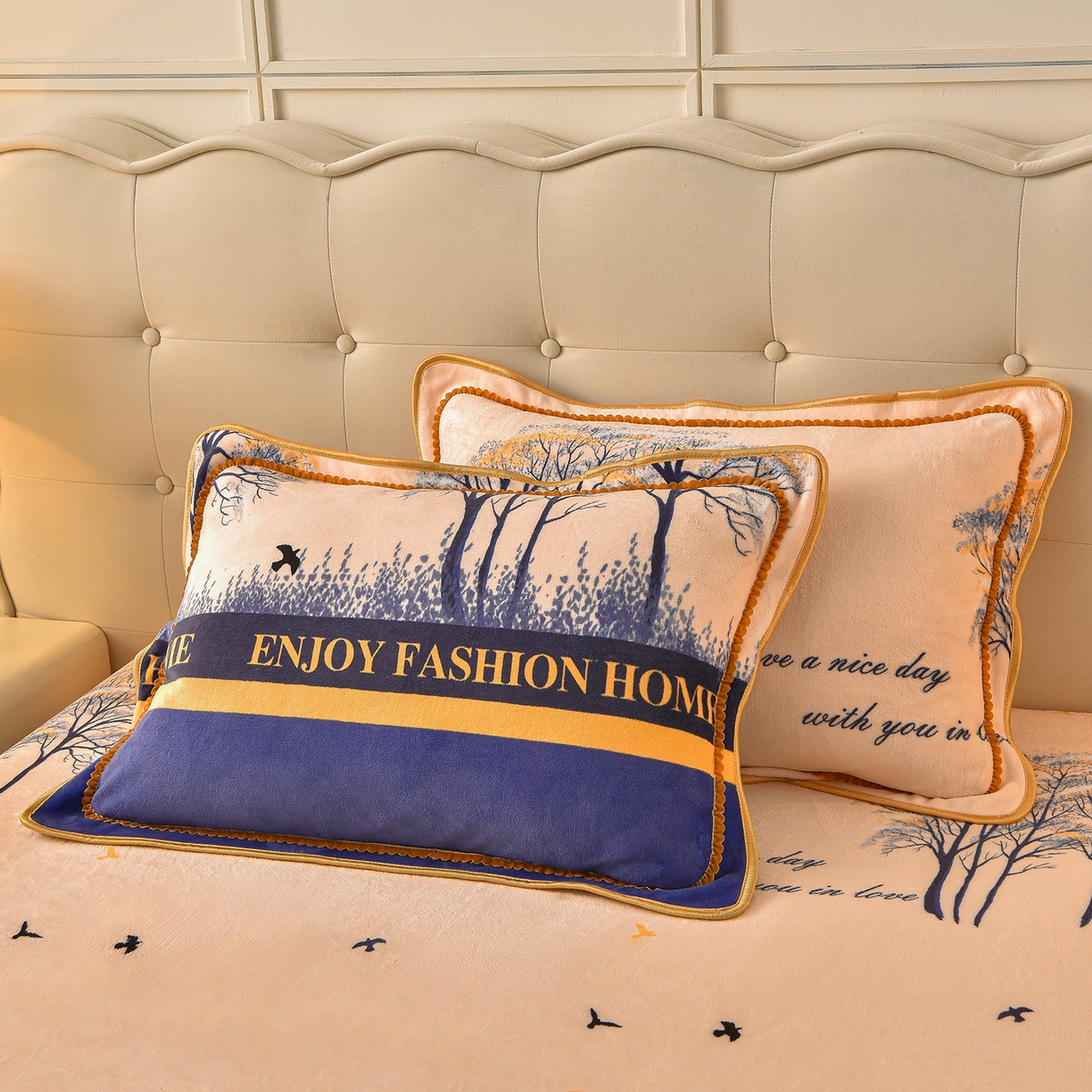 91家纺网 家纺一手货源 找家纺 赛丽雅 2025新款牛奶绒床裙四件套8-9斤法莱绒直播爆款日产2万套 富贵树-蓝