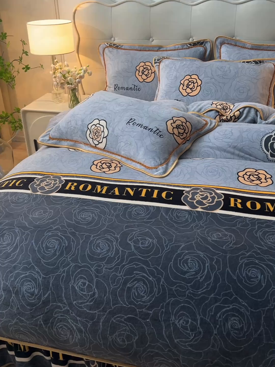 91家纺网 家纺一手货源 找家纺 赛丽雅 2025新款牛奶绒床裙四件套8-9斤法莱绒直播爆款日产2万套 富贵树--灰