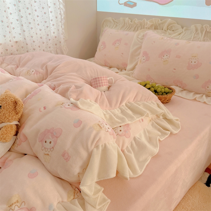 91家纺网 家纺一手货源 找家纺 （总）繁花家居 2025软糯高克重牛奶绒花边款四件套