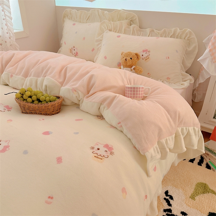 91家纺网 家纺一手货源 找家纺 （总）繁花家居 2025软糯高克重牛奶绒花边款四件套