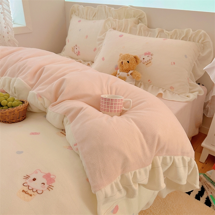 91家纺网 家纺一手货源 找家纺 （总）繁花家居 2025软糯高克重牛奶绒花边款四件套