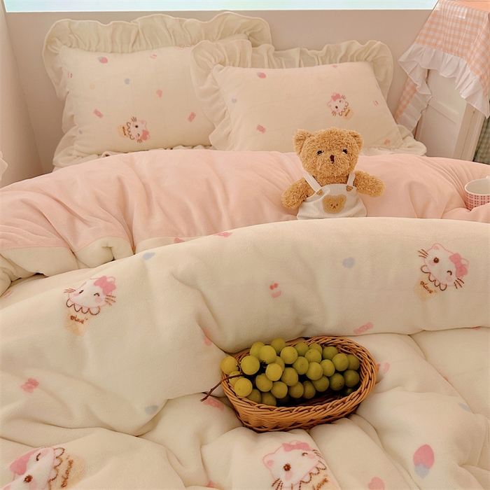 91家纺网 家纺一手货源 找家纺 （总）繁花家居 2025软糯高克重牛奶绒花边款四件套