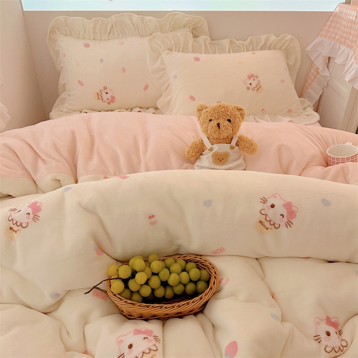 91家纺网 家纺一手货源 找家纺 （总）繁花家居 2025软糯高克重牛奶绒花边款四件套