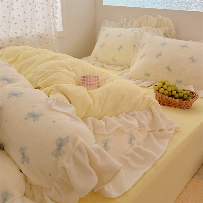 繁花家居 2025软糯高克重牛奶绒花边款四件套 蝴蝶来信