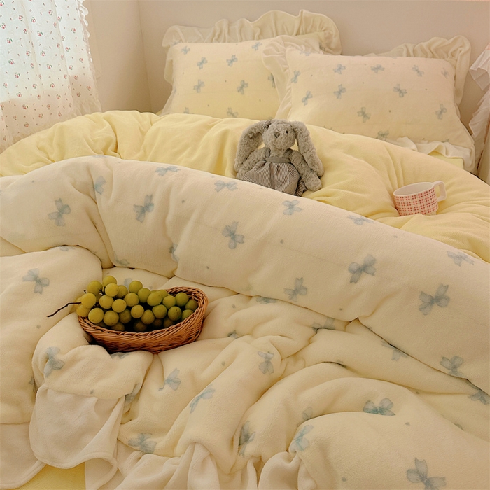 91家纺网 家纺一手货源 找家纺 繁花家居 2025软糯高克重牛奶绒花边款四件套 蝴蝶来信