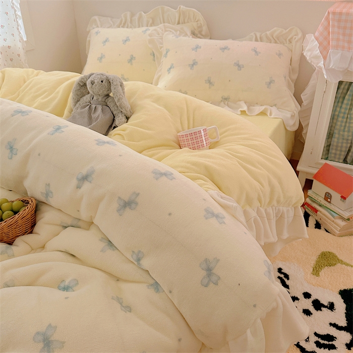 91家纺网 家纺一手货源 找家纺 繁花家居 2025软糯高克重牛奶绒花边款四件套 蝴蝶来信