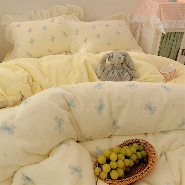 91家纺网 家纺一手货源 找家纺 繁花家居 2025软糯高克重牛奶绒花边款四件套 蝴蝶来信