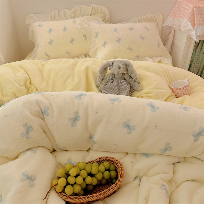 91家纺网 家纺一手货源 找家纺 繁花家居 2025软糯高克重牛奶绒花边款四件套 蝴蝶来信