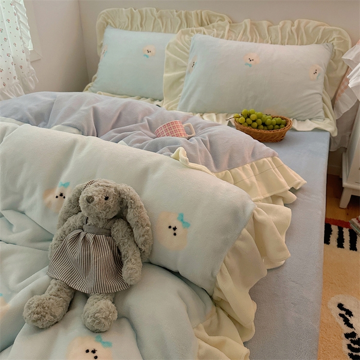 91家纺网 家纺一手货源 找家纺 繁花家居 2025软糯高克重牛奶绒花边款四件套 奶酪狗狗