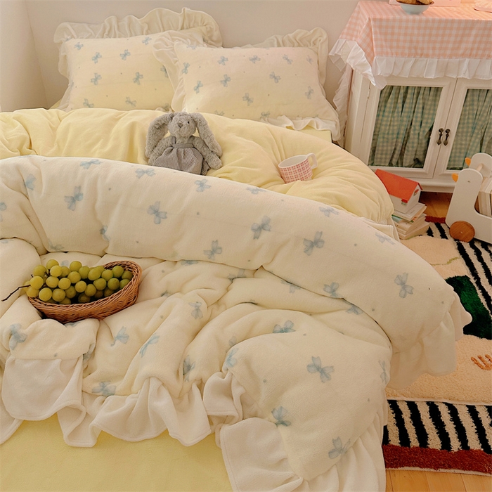 91家纺网 家纺一手货源 找家纺 繁花家居 2025软糯高克重牛奶绒花边款四件套 蝴蝶来信