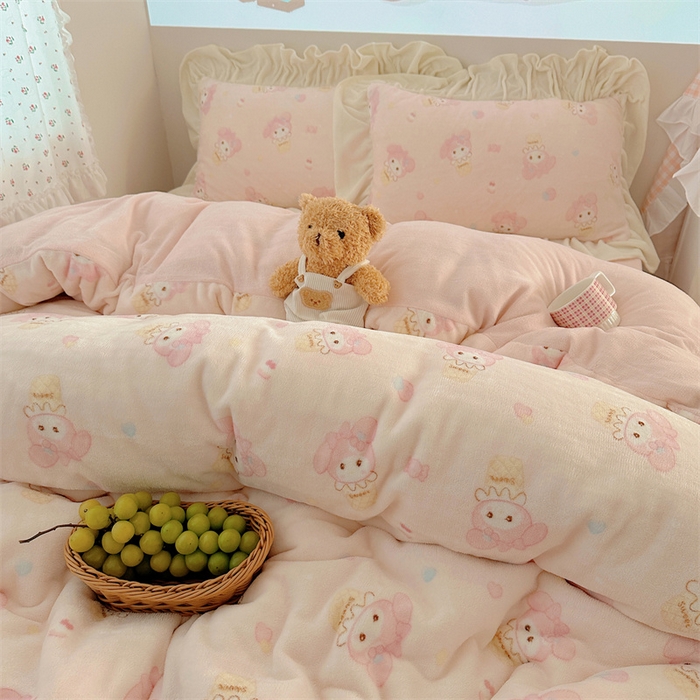 91家纺网 家纺一手货源 找家纺 繁花家居 2025软糯高克重牛奶绒花边款四件套 糯叽小喵